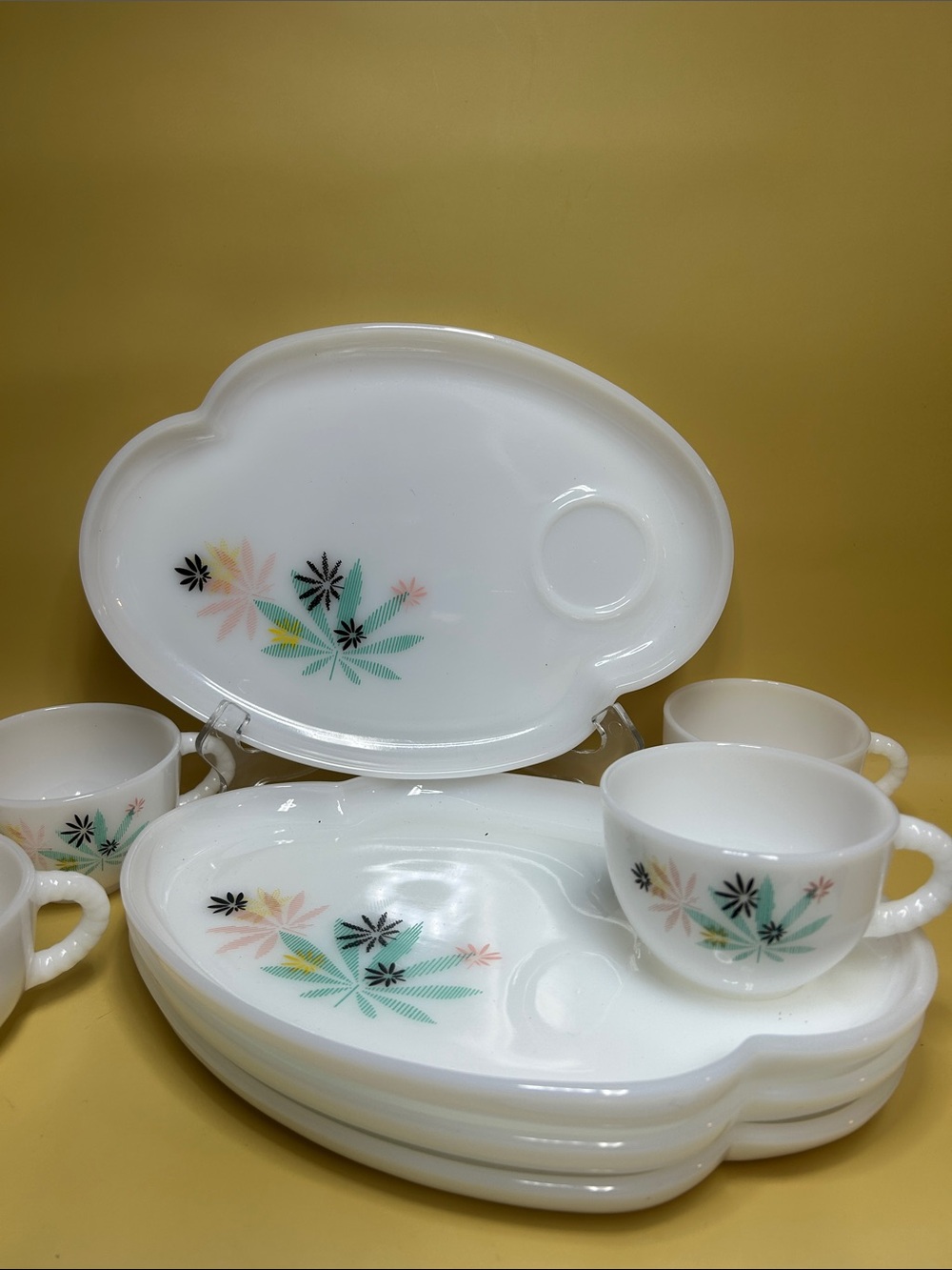 Vintage Federal Glass Atomic Flower Patio Snack Set 8 Pieces Milk Glass MCM